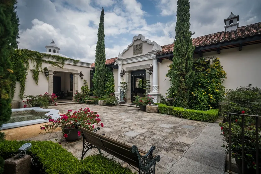 Pensativo House Hotel - Image 1