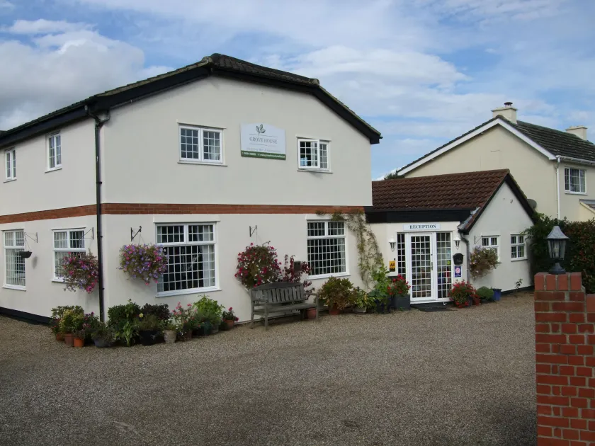 Grove House Hotel - Image 1