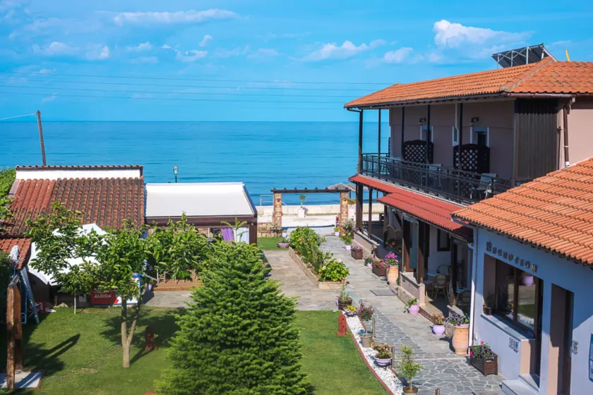Kamelia & Semeli Hotel - Image 1