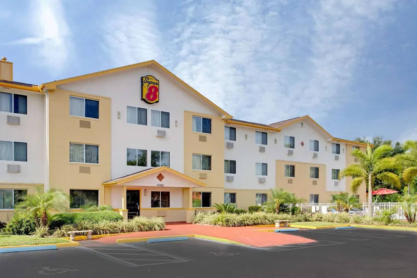 Super8 by Wyndham NEARBY Clearwater St Petersburg International Airport - Image 1