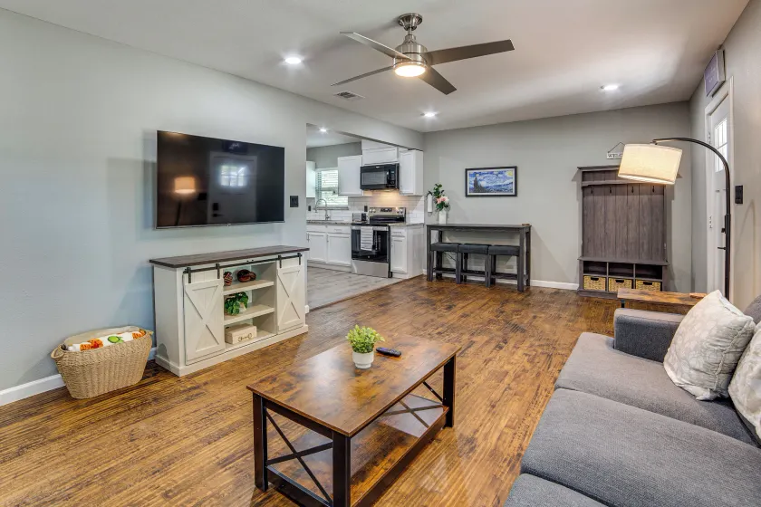 Walk to East Texas A&m! Home w/ Pet-friendly Yard - Image 1