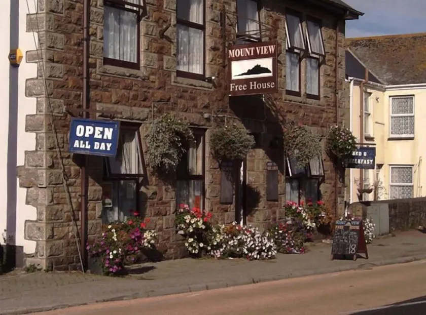 Mount View Hotel B&B  - Image 1