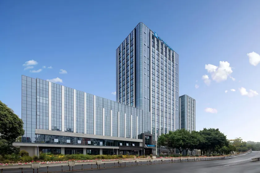 Wyndham Fuzhou Gulou - Image 1