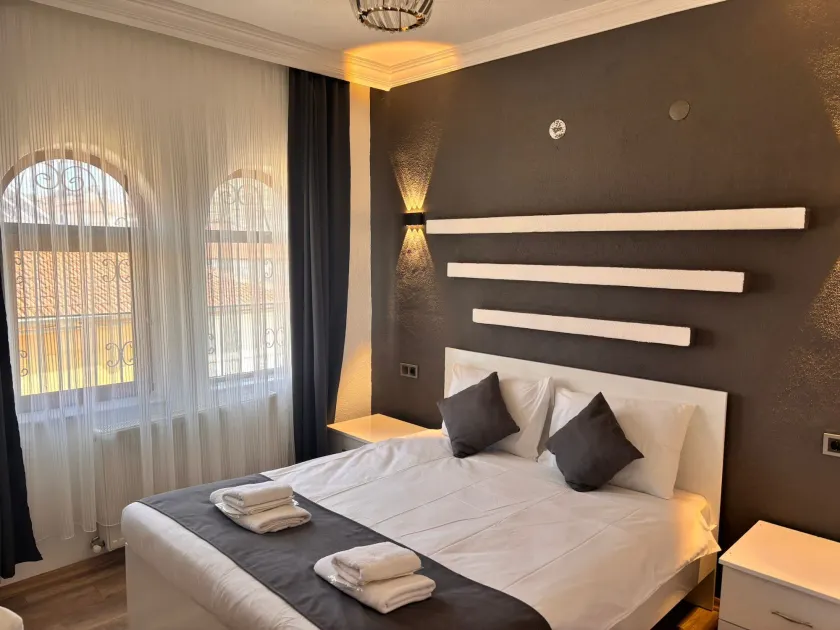 loopy lodge hotel - Image 1