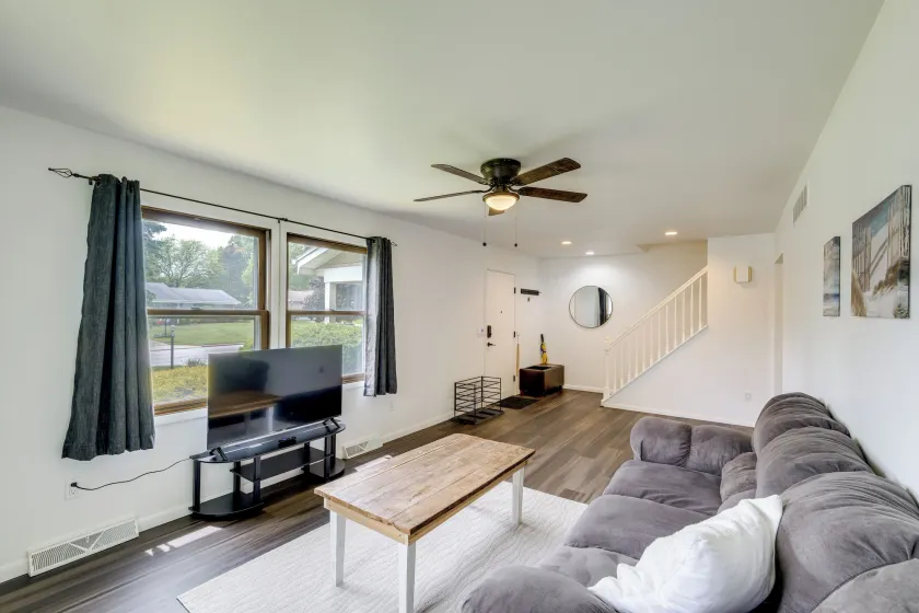 1 Mi to Freer Field: Ashland Home w/ Yard! - Image 1