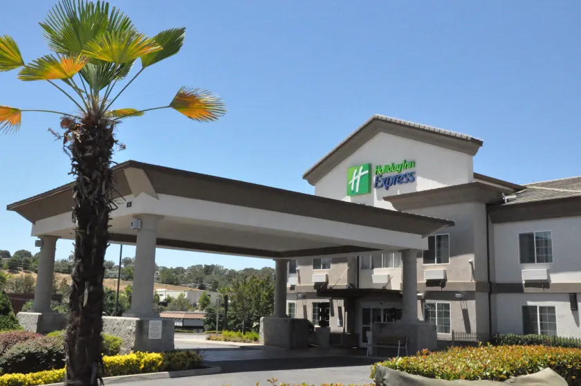 Holiday Inn Express & Suites Jackson by IHG - Image 1