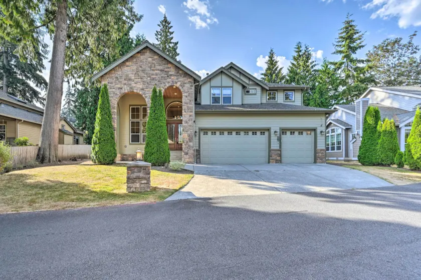 Spacious Kirkland Home 15 Mi to Dtwn Seattle! - Image 1