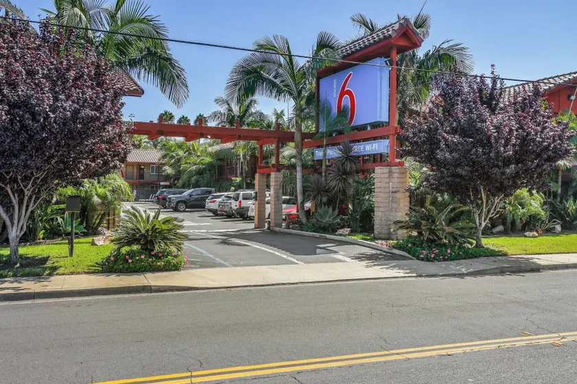 Motel 6 Carlsbad, Ca- North - Image 1
