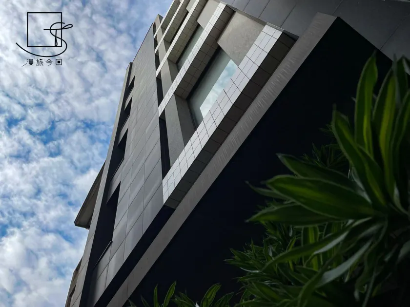 Slow Town Hotel-Konkai - Image 1