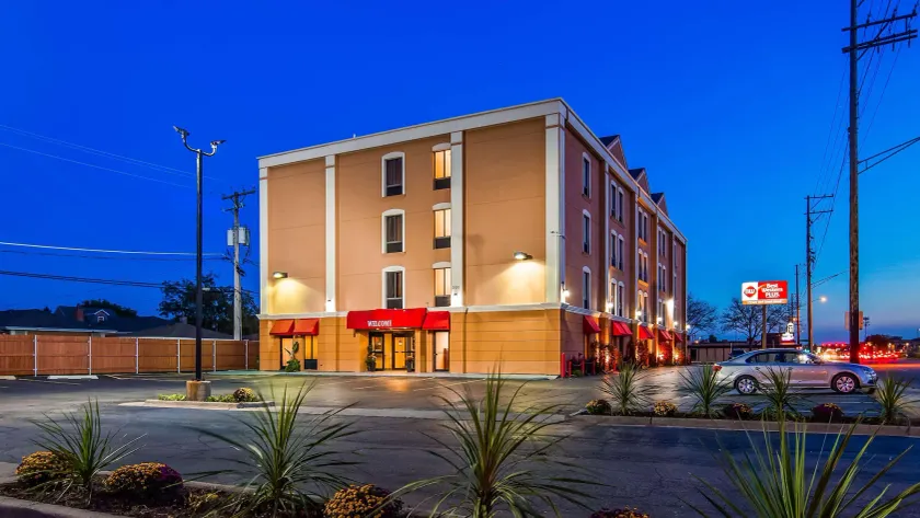 Best Western Plus O'hare International South Hotel - Image 1