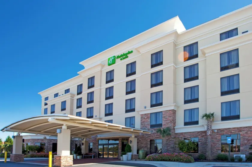 Holiday Inn & Suites Stockbridge Atlanta I-75 by IHG - Image 1