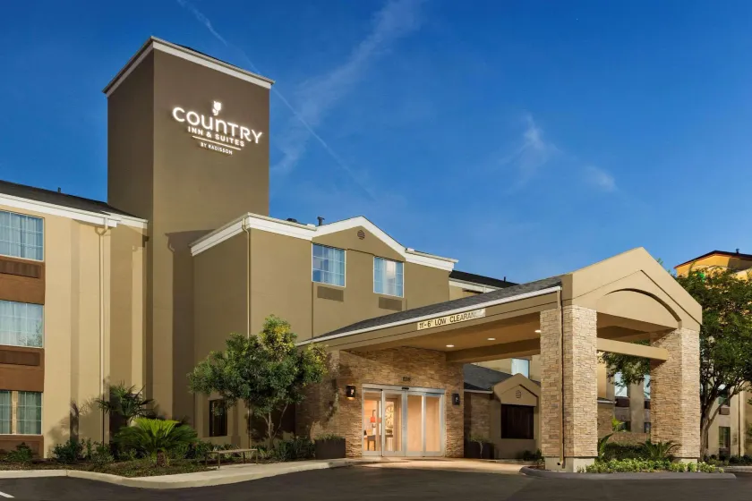 Country Inn & Suites by Radisson, San Antonio Medical Center, TX - Image 1