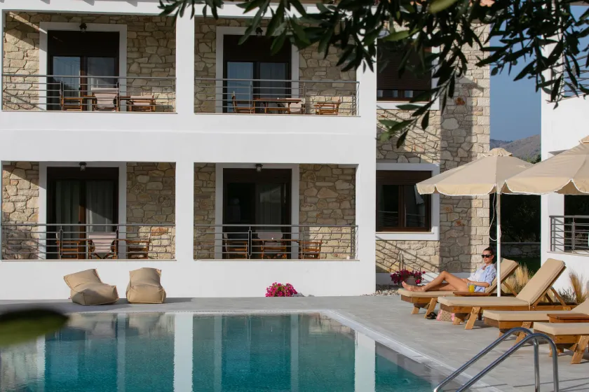 Michelangelo suites and apartments - Image 1
