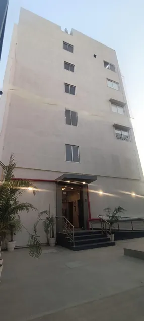 Iris Beacon Hotel - Image 1