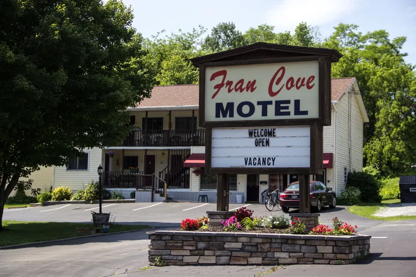 Fran Cove Motel - Image 1