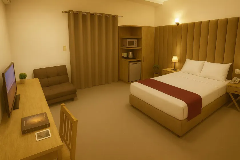 Valencia Hotel - Image 1