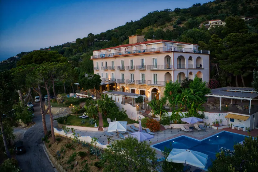 Hotel Garden Riviera - Image 1