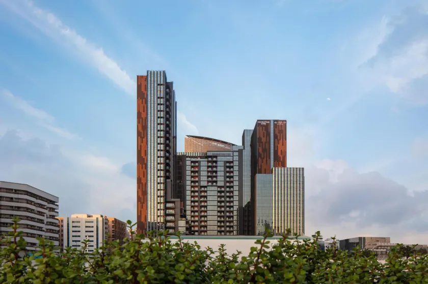 DoubleTree by Hilton Dubai M Square Hotel & Residences - Image 1
