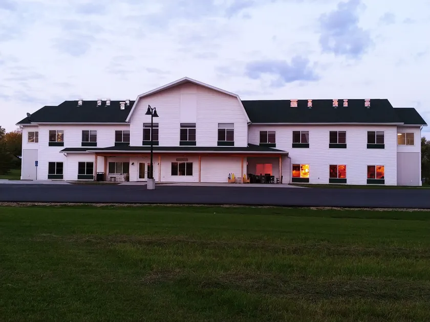 Lakes Inn at Dunvilla - Image 1