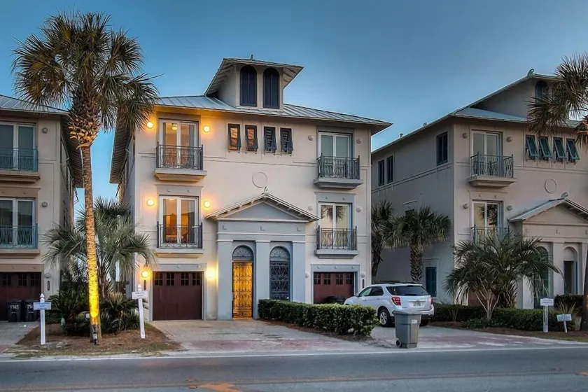 Bella Vizio 5 Bedroom Holiday Home by Five Star Properties - Image 1