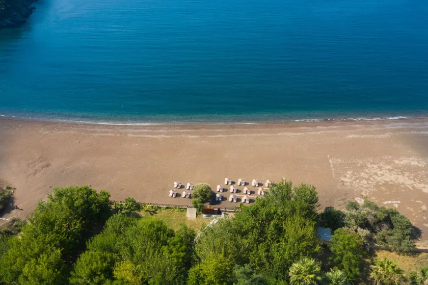 Eden Bungalows and Beach - Image 1