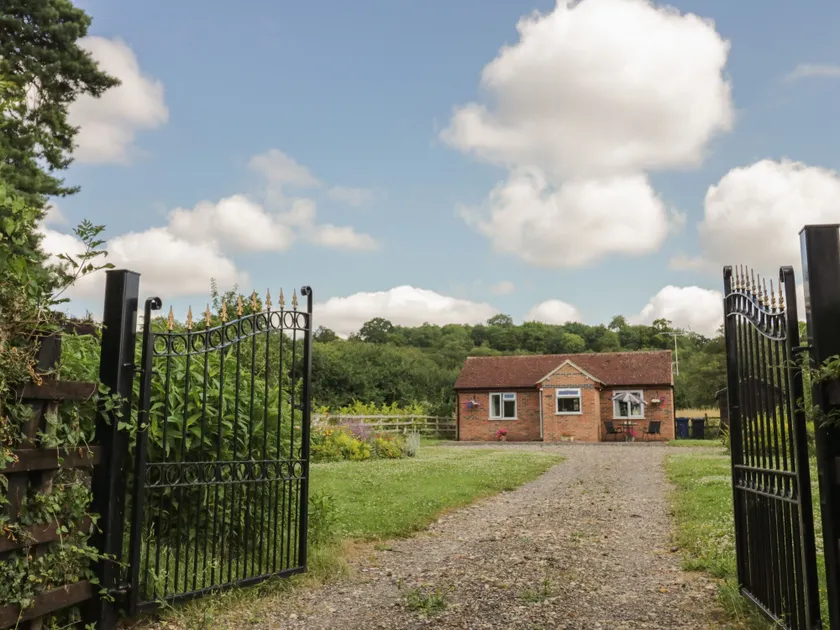 Lawn Lodge - Image 1