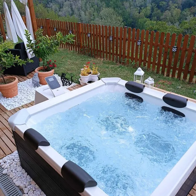 B&B TERRA DI COLLINA biker friendly-pool-sauna-jacuzzi - Image 1