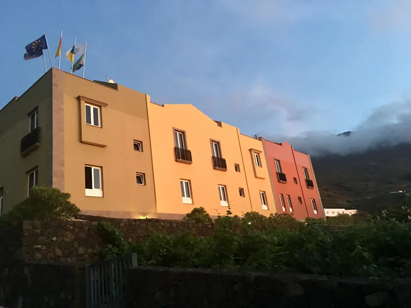 Apartamentos Los Verodes - Image 1