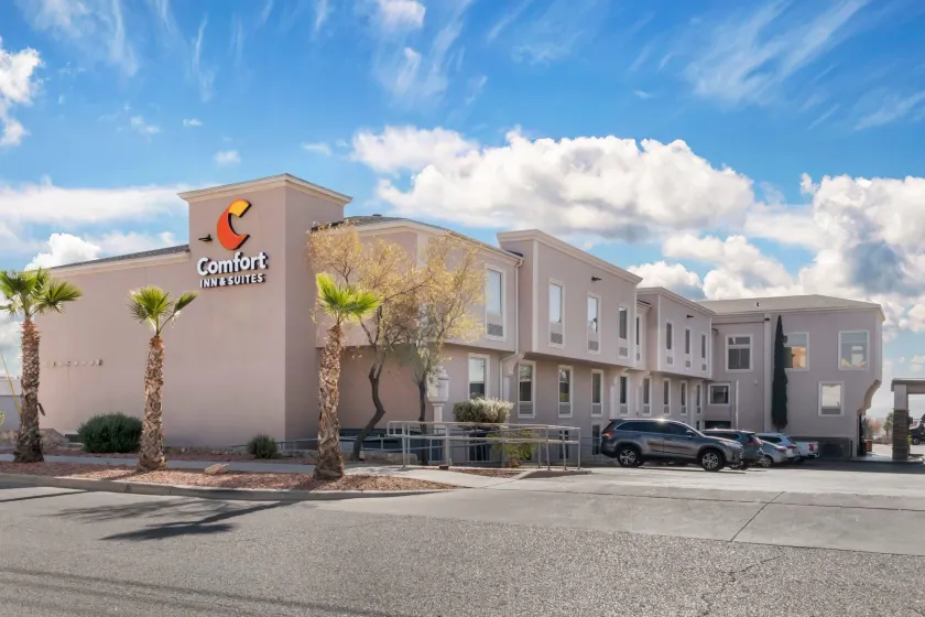 Comfort Inn & Suites El Paso I-10 Airport Area - Image 1