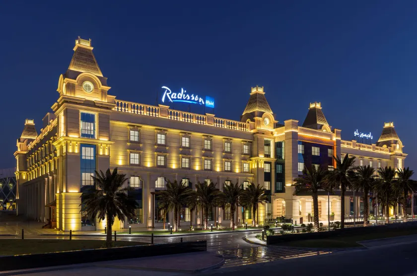 Radisson Blu Hotel, Ajman - Image 1