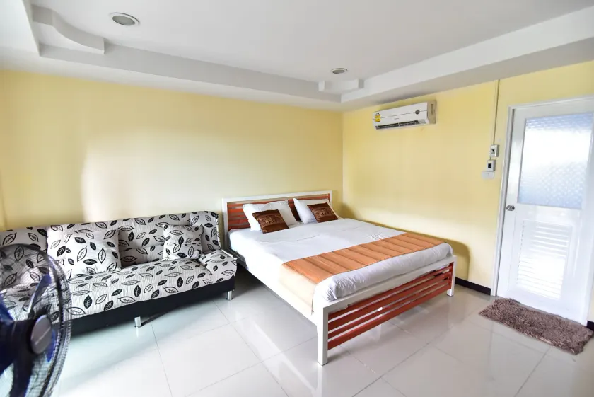 Joy House Jomtien Beach - Image 1