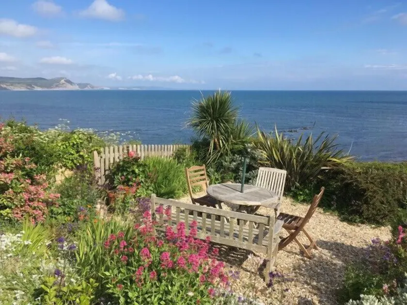 4 East Cliff - Image 1