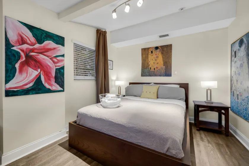 Suarez Art Stay Miami Private Rooms, Free Parking - Image 1
