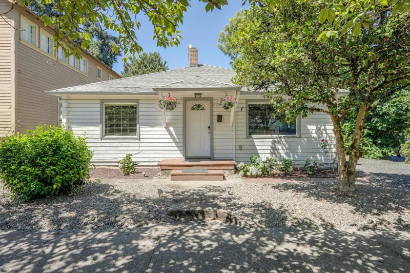 Walk to Dtwn Corvallis: Home Near OSU & Riverwalk - Image 1