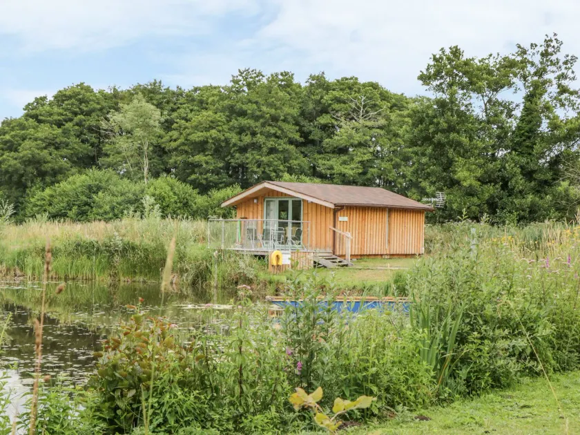 Lakeside Lodge - Image 1