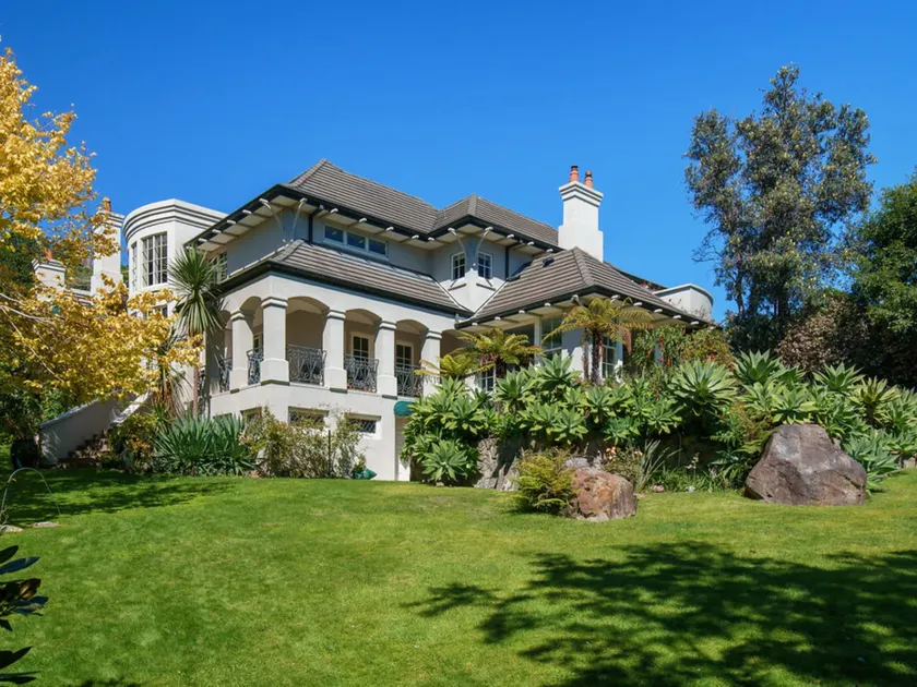 Greenmantle Estate Hotel - Image 1