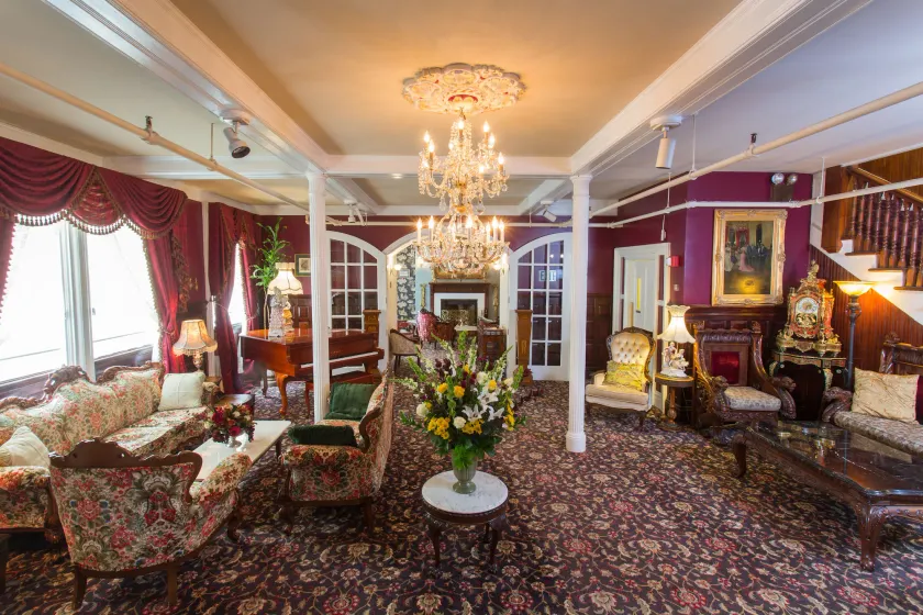 Queen Anne - Image 1