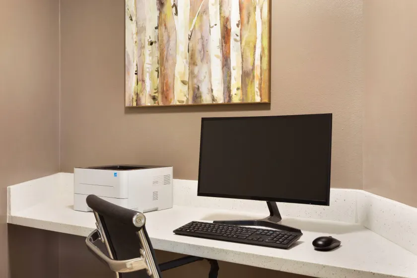 Hawthorn Extended Stay by Wyndham Saint Robert - Image 1
