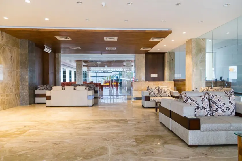 Hotel Hills - Image 1