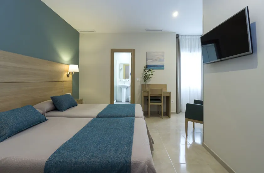 Hotel Sur Málaga - Image 1
