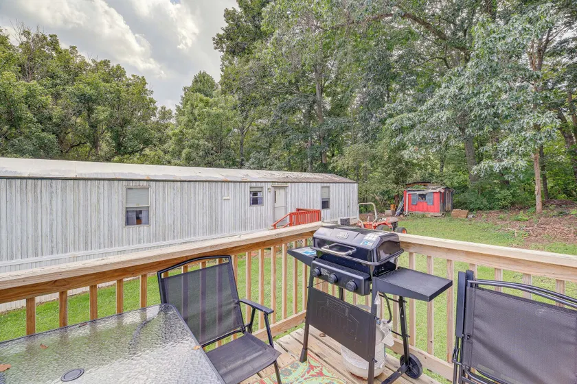 Creekfront Max Meadows Mobile Home With Deck! - Innvendig