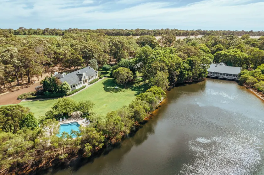 Cape Lodge - Image 1