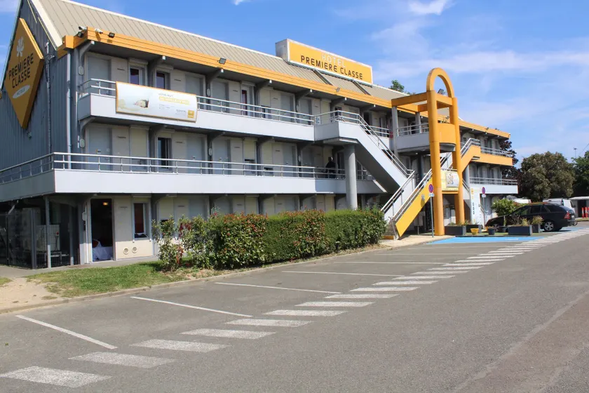 Hôtel Première Classe Saint Quentin en Yvelines Elancourt Trappes - Image 1