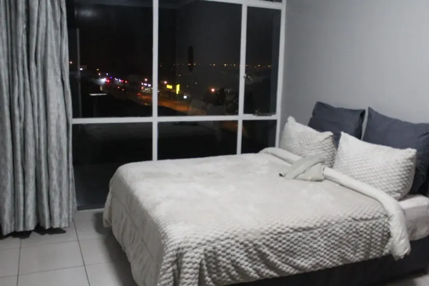 Beautiful City Centred Penthouse - Image 1