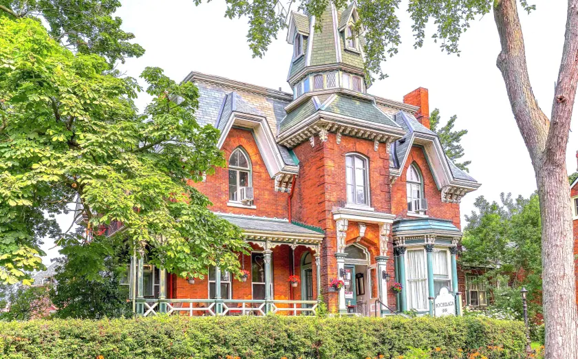 Hochelaga Inn - Image 1