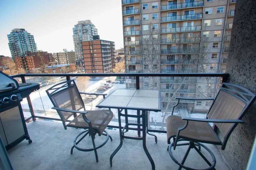 Corporate Suites of Calgary - Eightwelve - Image 1