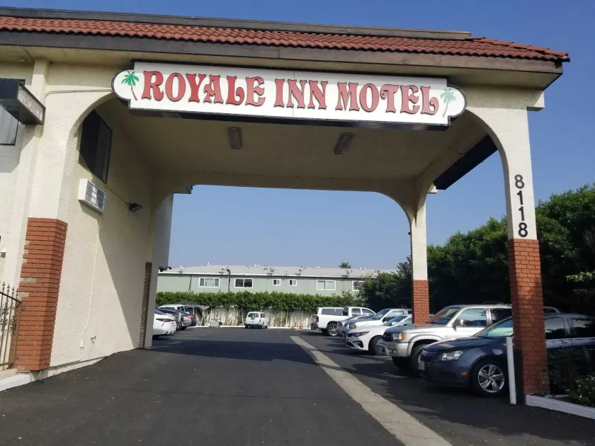 Royale Inn Motel - Image 1