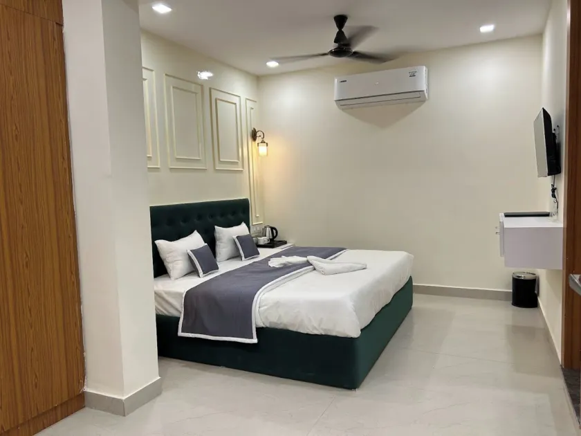 Hotel Cosmopolitan Rooms & Banquet - Image 1