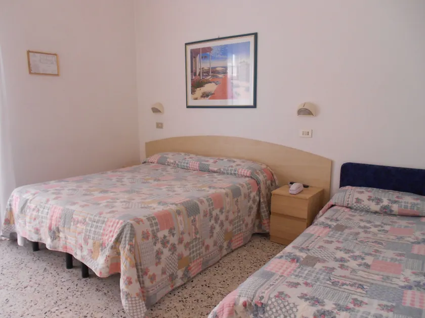 Hotel Laguna Blu - Image 1
