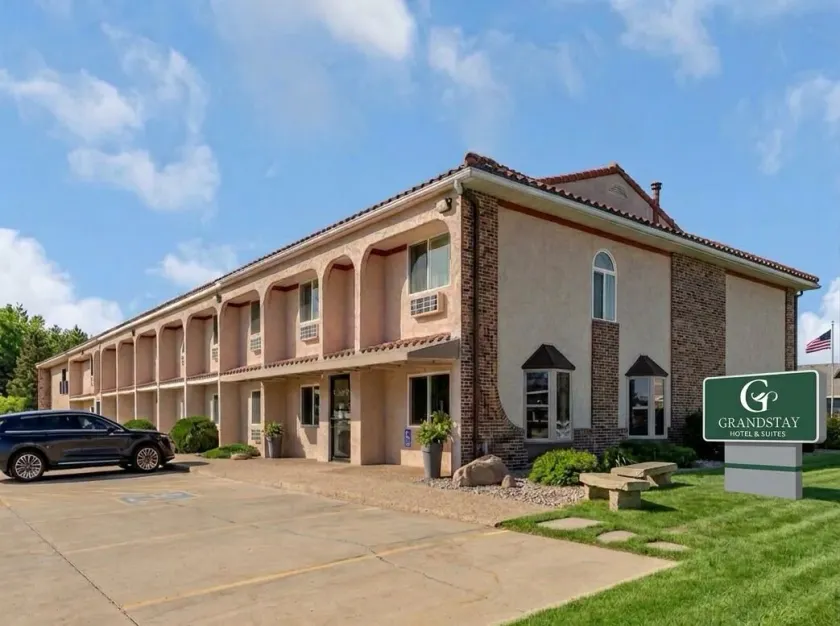 GrandStay Hotel & Suites Spicer, MN - Image 1